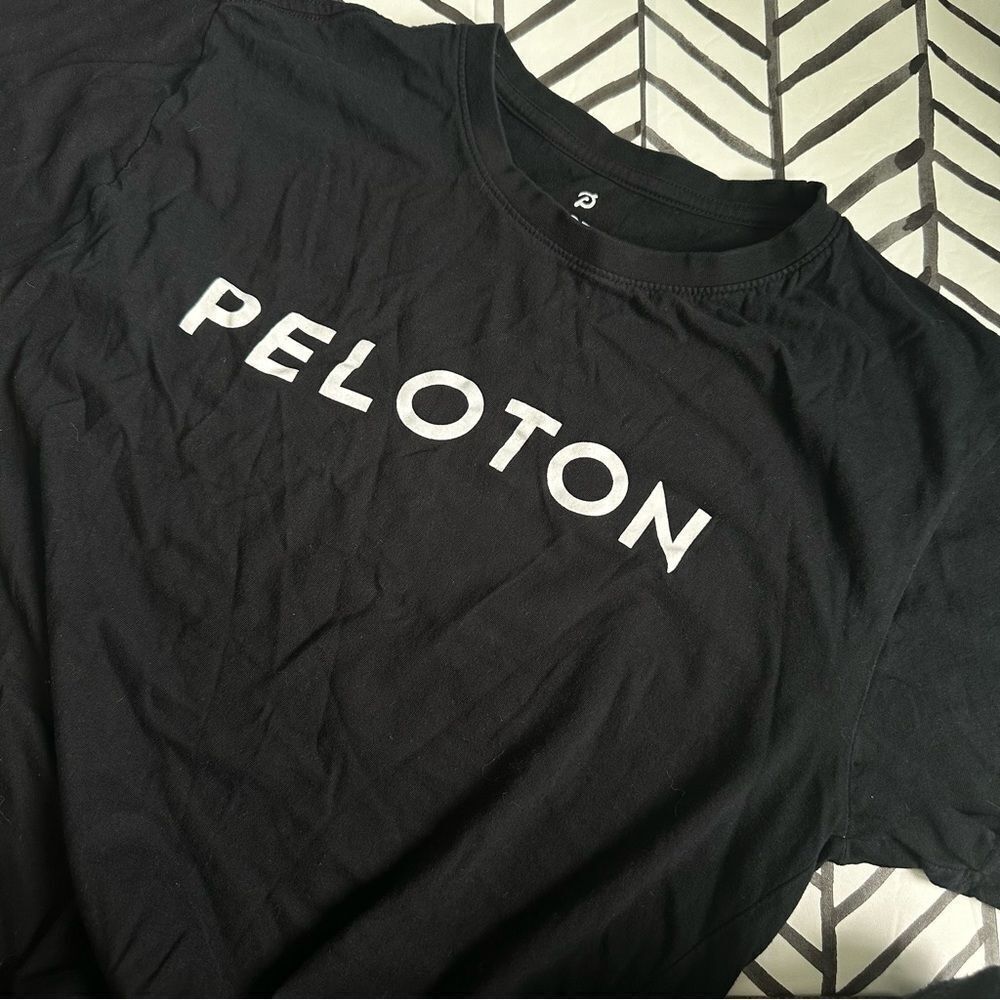 Peloton Size M Century Black Short Sleeve T-Shirt